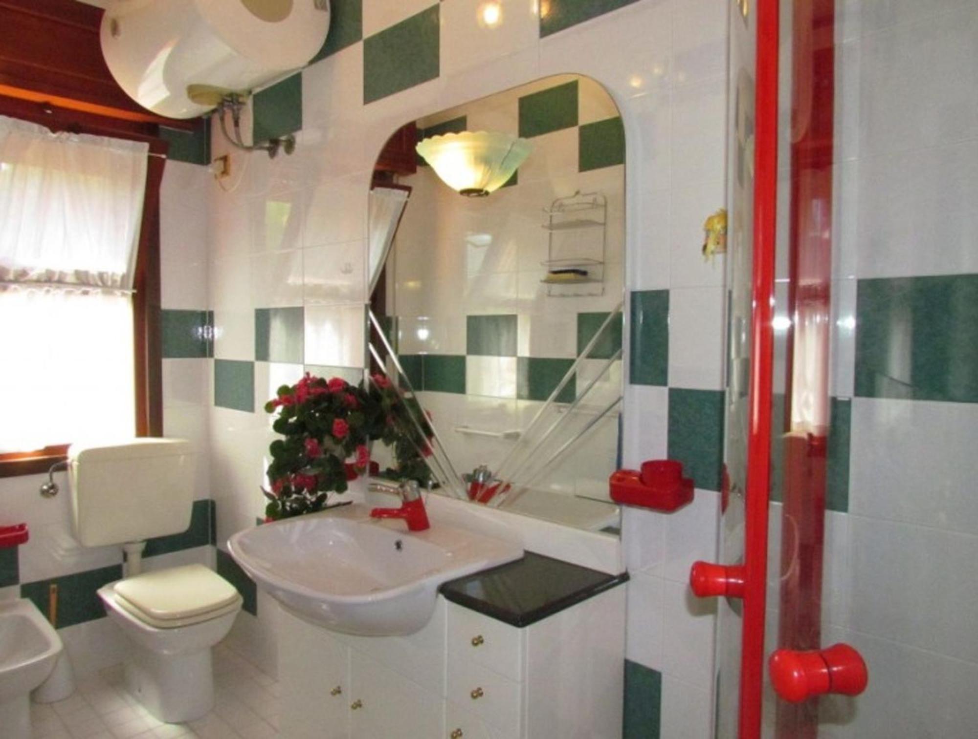 Lido Dei Pini Near And Shopping Street Appartamento