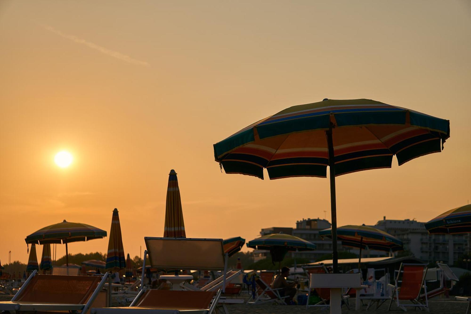 Lido Dei Pini Near And Shopping Street Appartamento